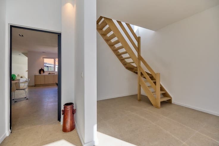 Gerenoveerde halfopen woning met 3 slaapkamers, bureau, p...