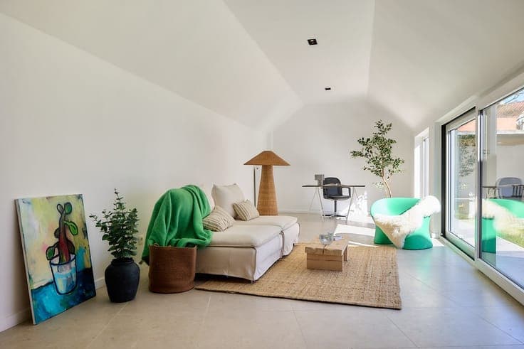 Gerenoveerde halfopen woning met 3 slaapkamers, bureau, p...