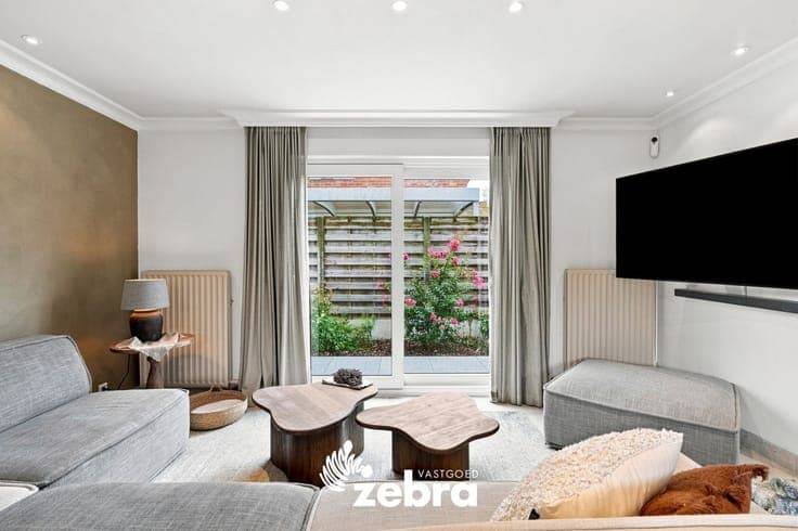 Verzorgde villa gelegen in een doodlopende straat vlakbij...