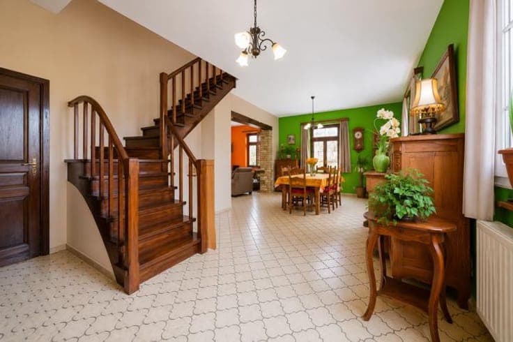4-bedroom house with 3-car garage and garden space