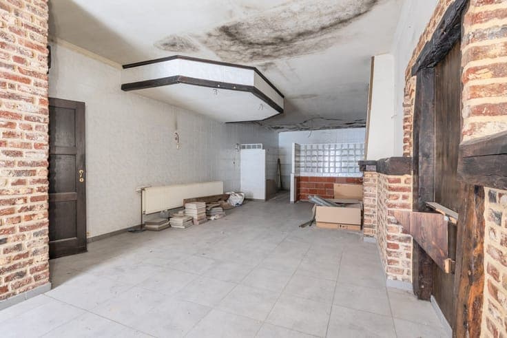 Te renoveren handelshuis op een toplocatie te Sint-Truiden