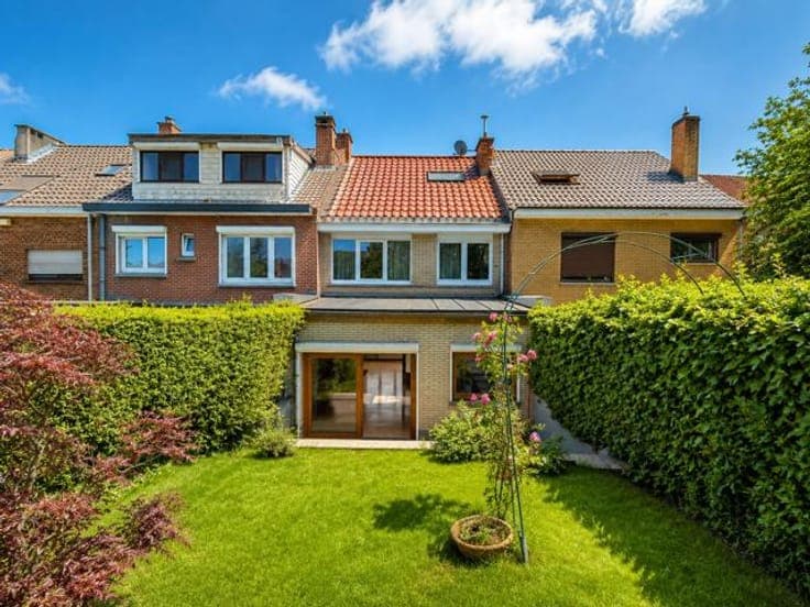 Exclusivité ABITA : maison avec jardin et beau potentiel