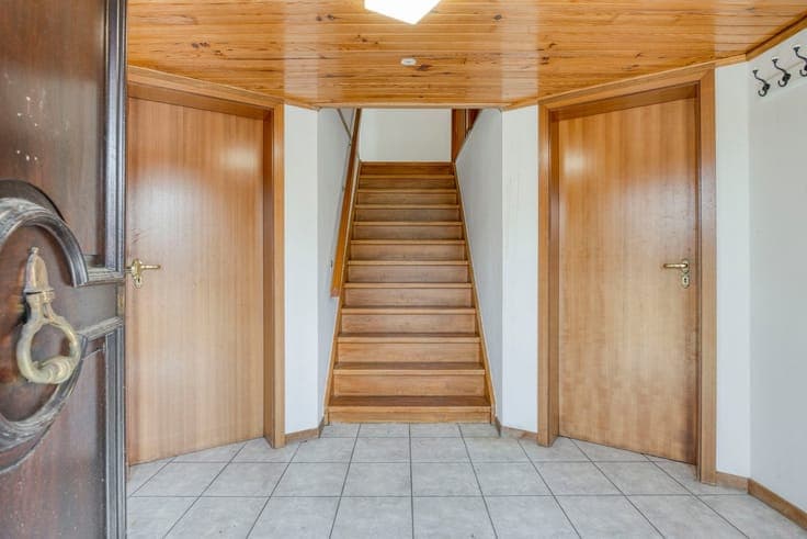 Villa met 4 slaapkamers en 2 garages