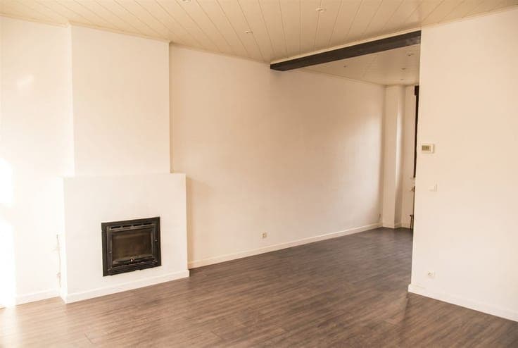 Maison avec son grand garage, 3 chambres- faire offre apd 19
