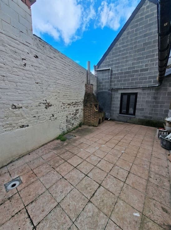Maison avec son grand garage, 3 chambres- faire offre apd 19