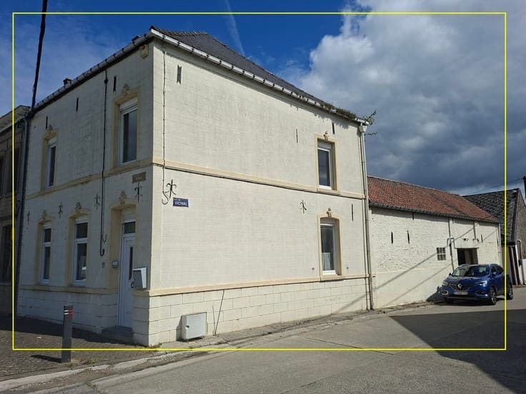 Maison avec son grand garage, 3 chambres- faire offre apd 19