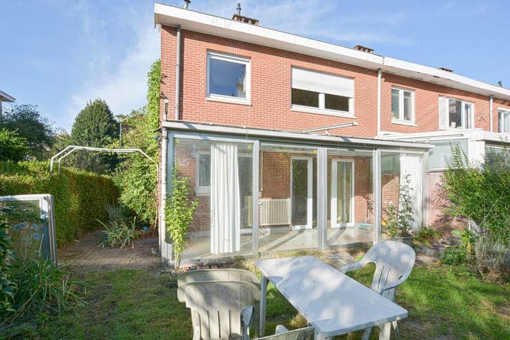 SAINTE ALIX - charming house to renovate