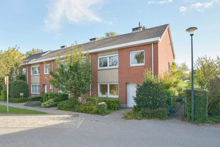 SAINTE ALIX - charming house to renovate