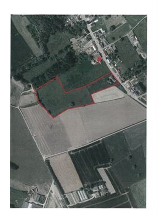 Fermette sur 1ha 76 a 47 ca à restaurer