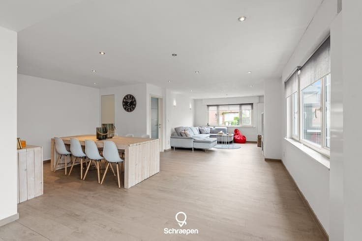 Instapklare én energiezuinige gezinswoning (216 m²) met 3...