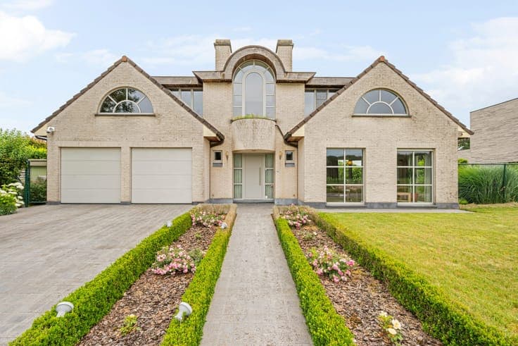 Conveniently located energy-efficient villa