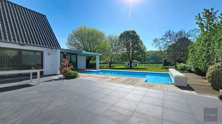 Propriété de Standing avec piscine