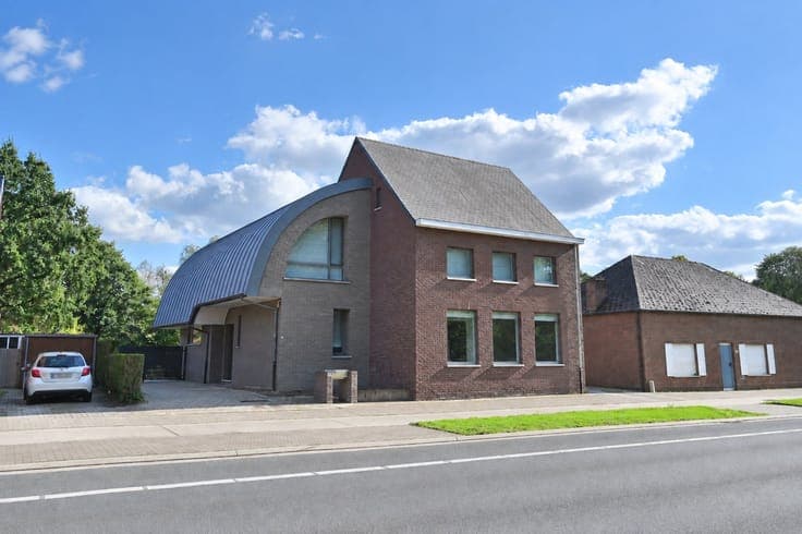 Spacious, stylish villa on 4,022 m² in Hersel