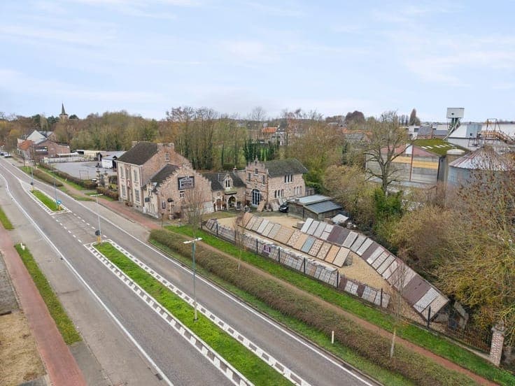 AUTHENTIEKE EIGENDOM MET KARAKTER, TUIN EN COMMERCIËLE MO...