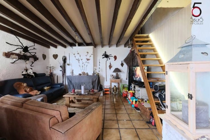 High potential house 2 BR. with garden in Saint-Nicolas