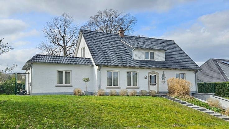 Villa van 262m² op 12 are met uitzicht over vallei 'Schoo...