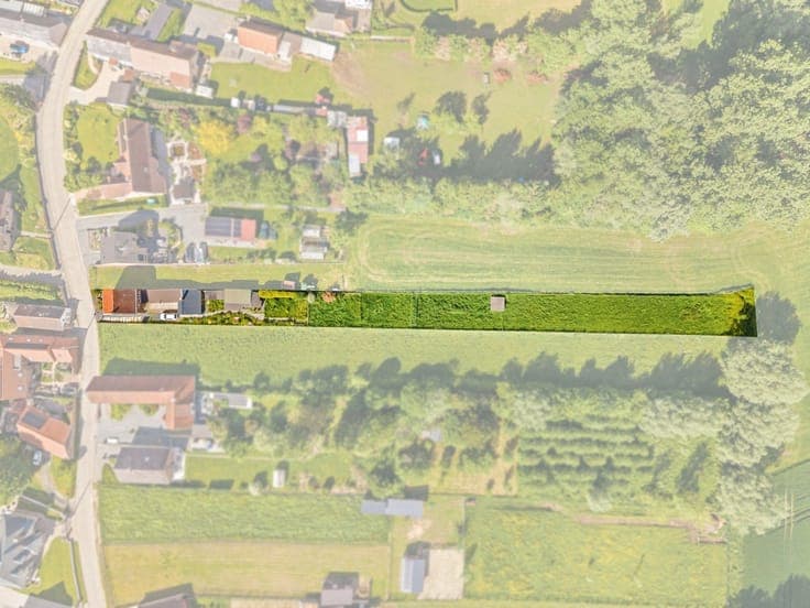 Nieuwe voorwaarden voor deze te renoveren halfopen woning...