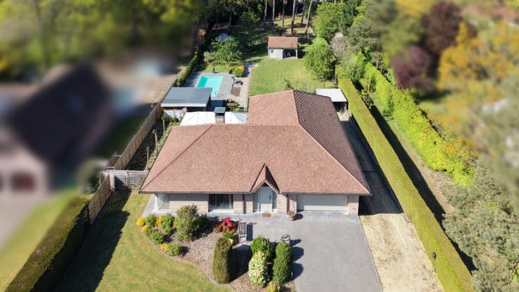 Villa van 349m² op 29a67ca met openluchtzwembad