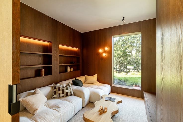 Elegant new-build villa in a green setting