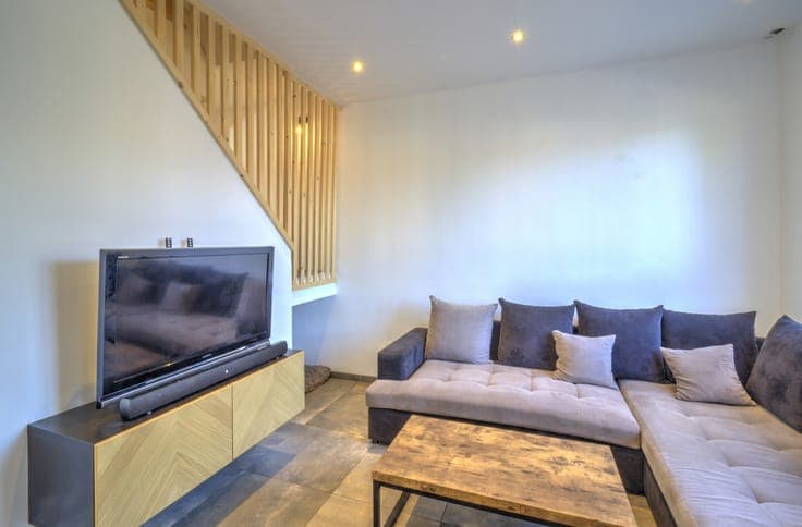 JOLIE MAISON 3 CHAMBRES RENOVEE AVEC TERRASSE ET JARDIN