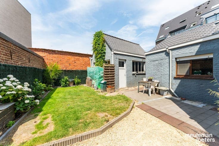 Robust semi-detached house with garden in Oostkamp