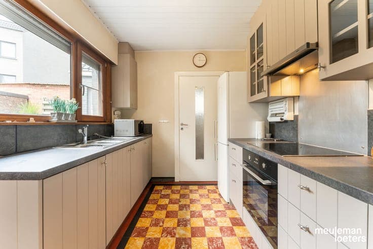 Robust semi-detached house with garden in Oostkamp