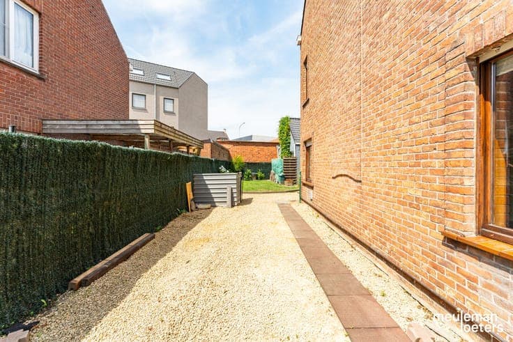 Robust semi-detached house with garden in Oostkamp