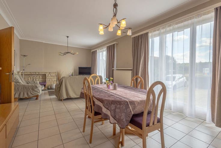 Spacious 3-bedroom villa with beautiful views in Dilbeek