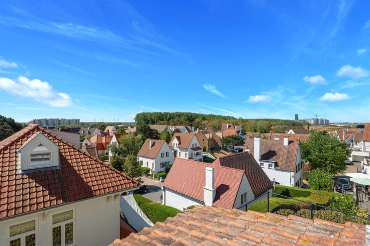 Karaktervolle alleenstaande villa op slechts 200 meter va...
