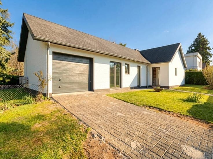 Stunning renovated villa with fireplace – Espinette