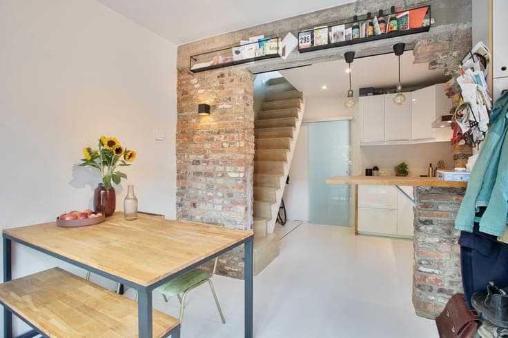 Charming renovated one bedroom house in the green