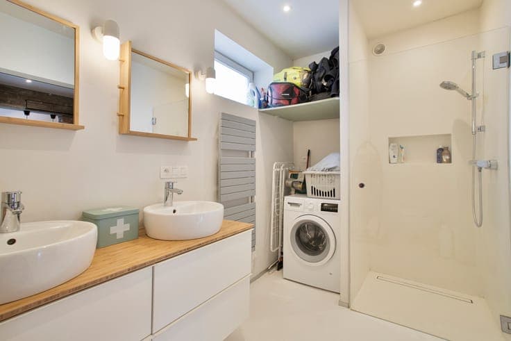 Charming renovated one bedroom house in the green