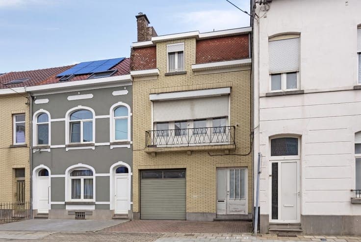 BRAINE-L’ALLEUD – SPACIOUS WAREHOUSE AND INDEPENDENT 4-BEDRO