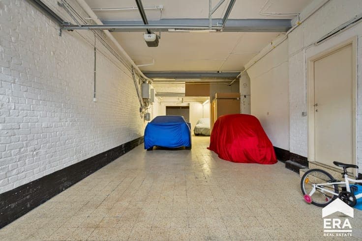 BRAINE-L’ALLEUD – SPACIOUS WAREHOUSE AND INDEPENDENT 4-BEDRO