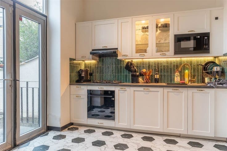 Renovated House with Independent Office Opposite the Royal D