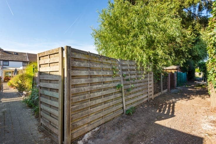 Zeer rustig gelegen gezinswoning met 2 SLK en ruime tuin