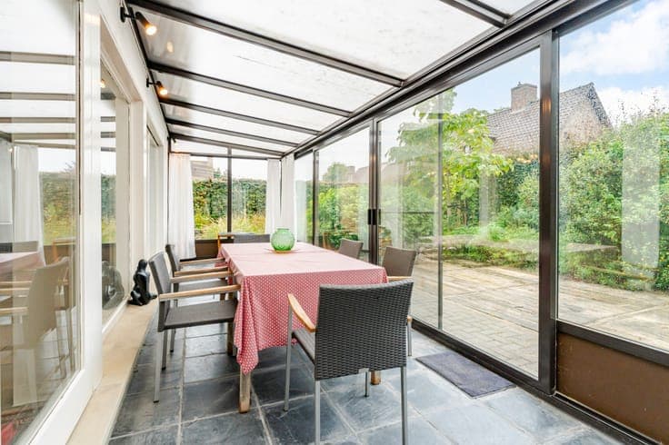 Verzorgde bungalow op 585 m2 met 3 slaapkamers en zonnige...
