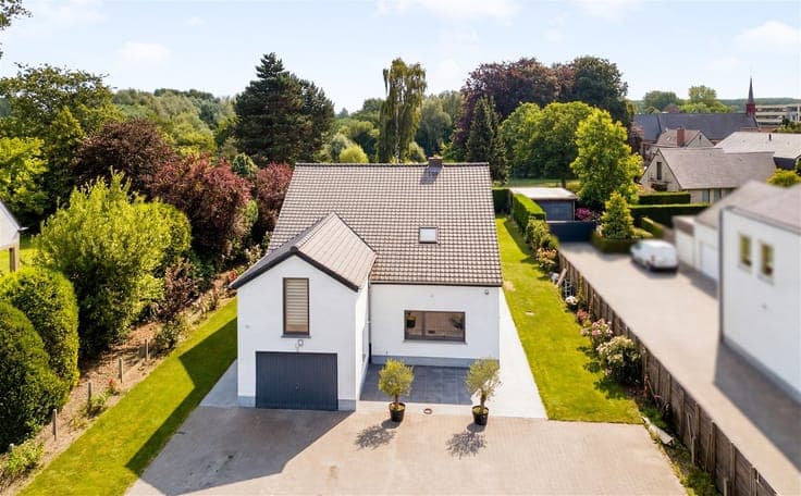 Luxuriously finished 5 bedroom villa in Leerne!