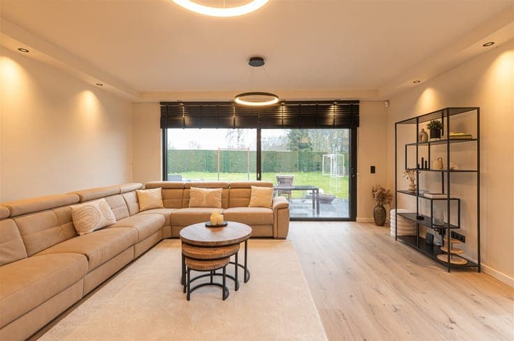 Luxuriously finished 5 bedroom villa in Leerne!