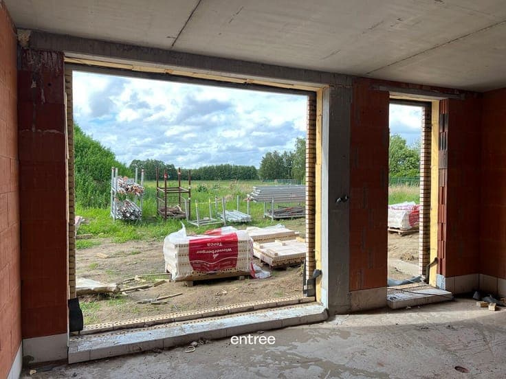 6% VAT: BEN New build house with green view and a stone's th