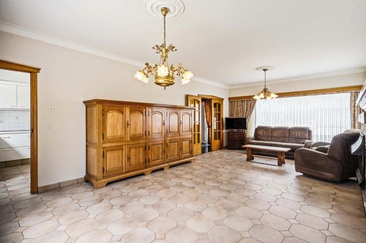 RUIME WONING MET 4 SLK EN GARAGE OP PERCEEL VAN 1.625 m²!