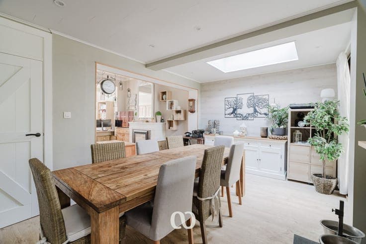 Renovated family home with 4 bedrooms in Ronse