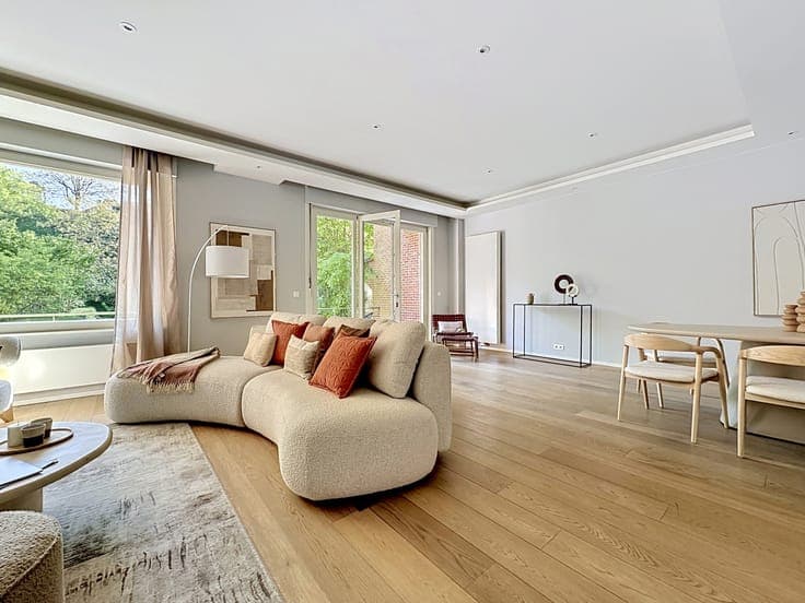 Elegant Renovated Townhouse