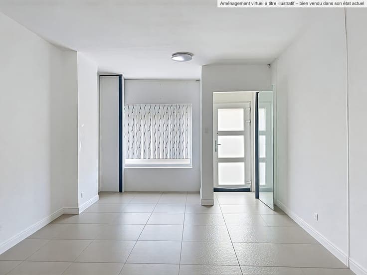 Renovated 2-bedroom house with veranda and large garden