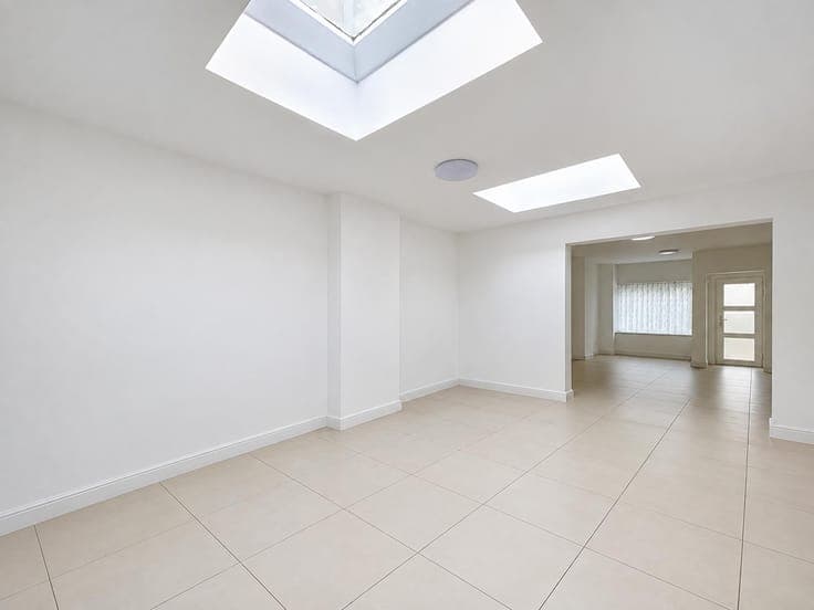 Renovated 2-bedroom house with veranda and large garden