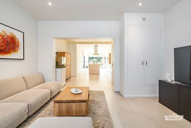 Tastefully renovated 3-bedroom family home in Impe