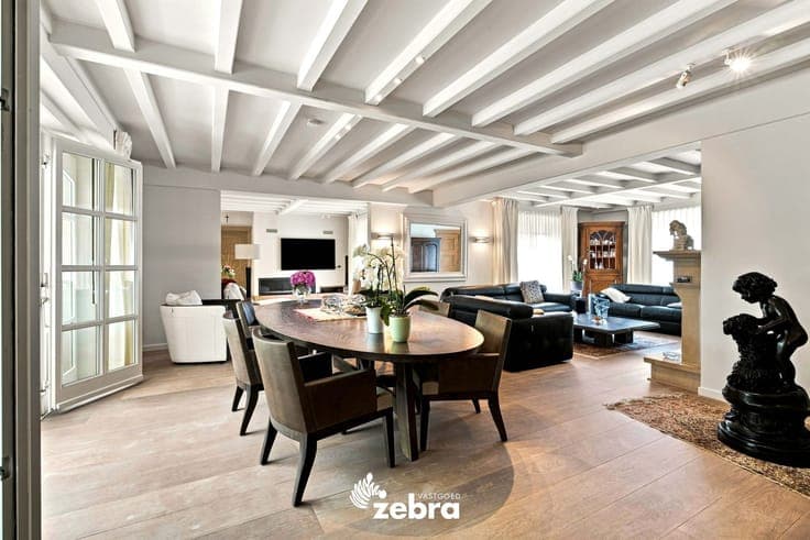 Exclusieve villa op een perceel van bijna 3.000 m² in Meu...