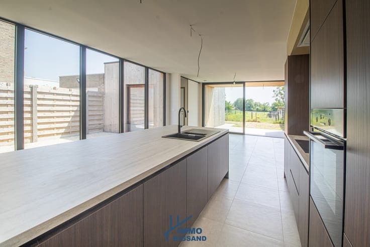 Volledig vernieuwde woning met gloednieuwe aanbouw met 3 ...