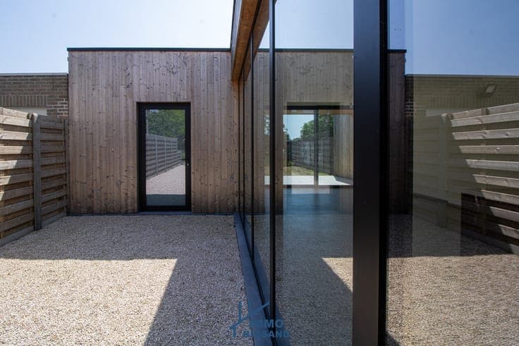 Volledig vernieuwde woning met gloednieuwe aanbouw met 3 ...