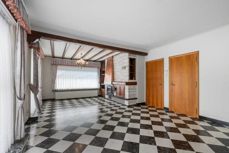 Rural home for sale in Zwevegem